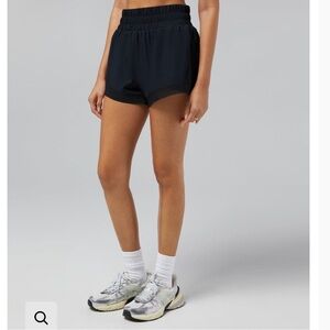 NWOT IVL STRETCH WOVEN RACE PACE SHORT